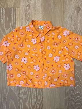 Fun crop button up